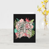 Skeleton Flowers Rib Cage X-ray Funny Halloween  Karte (Gelbe Blume)