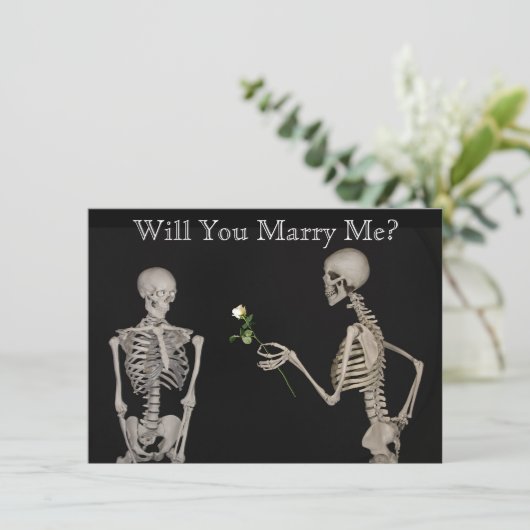 Skeleton gibt eine Rose Save the Date (Stehend Vorderseite)