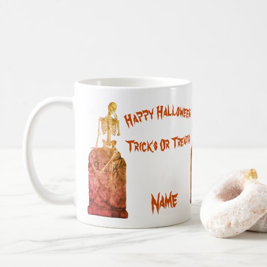 Skeleton Grabstein Halloween Funny Personalisiert Kaffeetasse (Mit Donut)