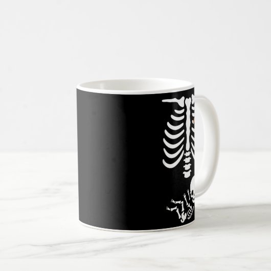 Skeleton Halloween Maternity Funny Pregnancy 2025 Kaffeetasse (VorderseiteRechts)