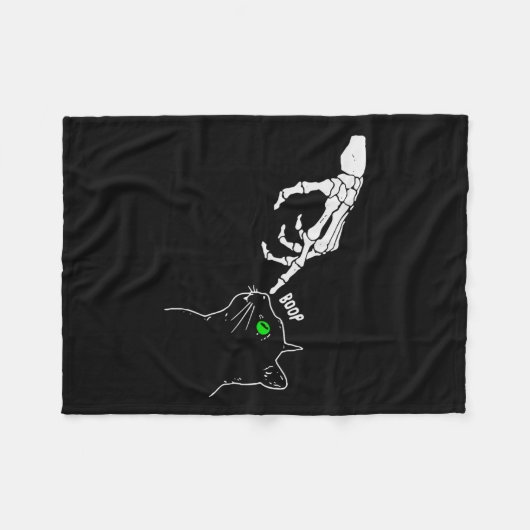 Skeleton Hand Boop auf einem katzenartigen, sonnig Fleecedecke (Vorderseite (Horizontal))