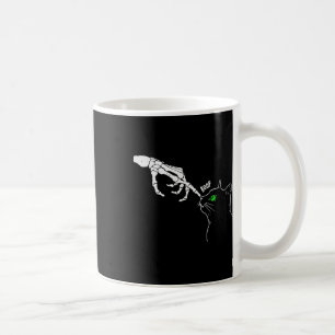 Skeleton Hand Boop auf einem katzenartigen, sonnig Kaffeetasse