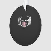 Skeleton Hand Heart Funny Halloween Frauen Männer Ornament (Vorderseite)