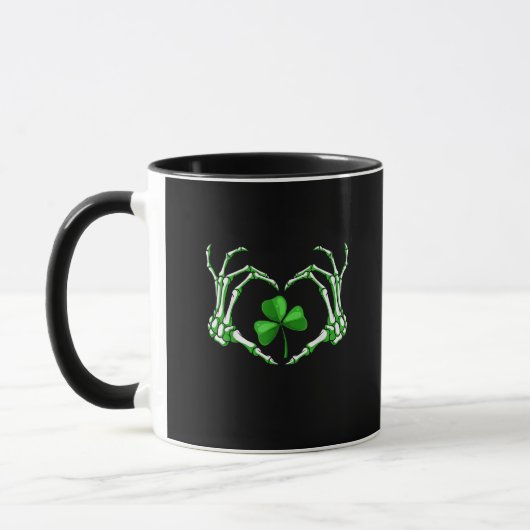 Skeleton Hand Heart Kleeblatt St Patricks Day Padd Tasse (Links)