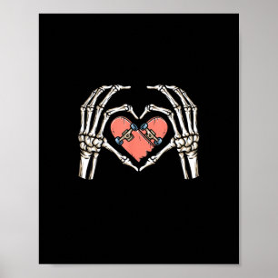 Skeleton Hand Heart Skateboard Valentinstag Funn Poster