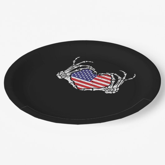 Skeleton Hand Herz 4. der amerikanischen Flag Patr Pappteller (Schrägansicht)