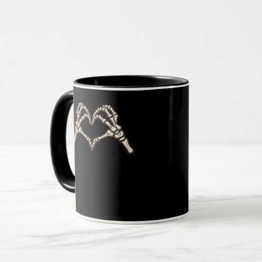 Skeleton Hand Herz Design Tasse (Vorderseite Links)