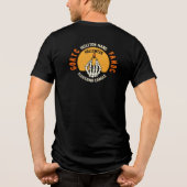 Skeleton Hand Holding Flickende Kerzen Halloween Tri-Blend Shirt (Rückseite)