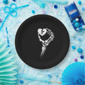 Skeleton Hand Holding Herz Pappteller (Party)