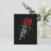 Skeleton Hand Rote Rose Blume Feiertagspostkarte (Stehend Vorderseite)