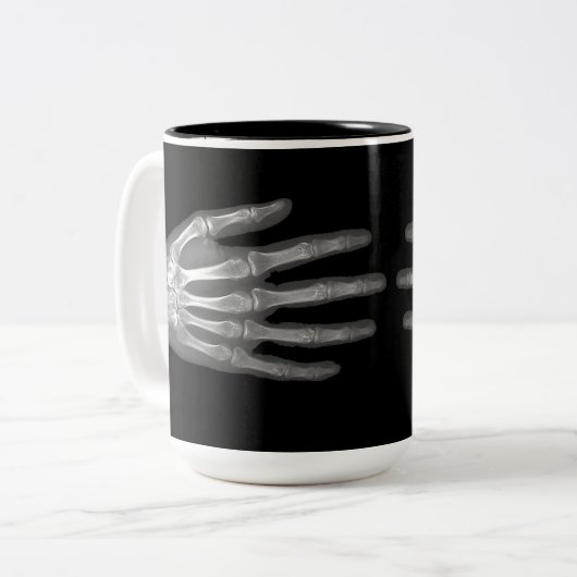 Skeleton Hand X-Ray Zweifarbige Tasse (Vorderseite Links)