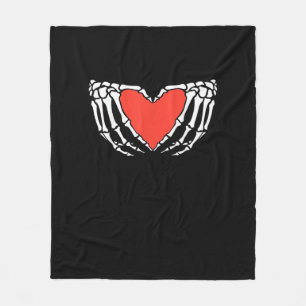 Skeleton Hands Forming Heart - Creepy Gothic Hallo Fleecedecke