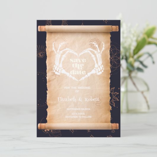 Skeleton Hands Halloween Save the Date (Stehend Vorderseite)