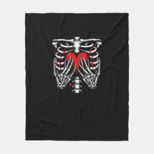 Skeleton Hands halten Herz Halloween Kostümspass Fleecedecke