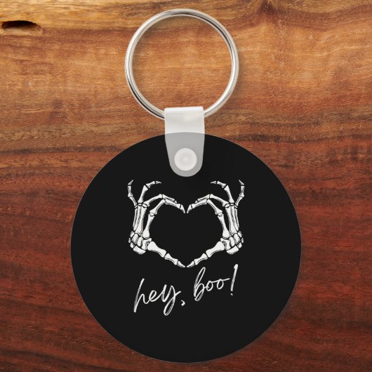 Skeleton Hands Heart Hey Boo Funny Halloween Men W Schlüsselanhänger (Vorderseite)