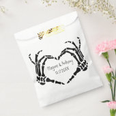 Skeleton Hands Heart Shape Custom Wedding Geschenktütchen (Versiegelt)