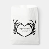 Skeleton Hands Heart Shape Custom Wedding Geschenktütchen (Vorderseite)