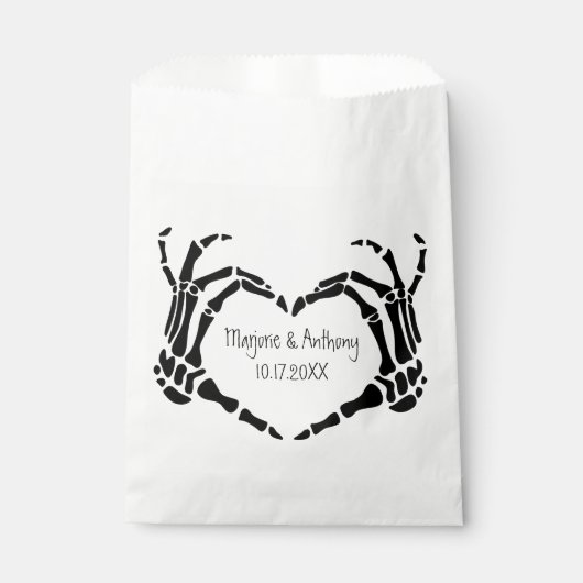 Skeleton Hands Heart Shape Custom Wedding Geschenktütchen (Vorderseite)