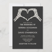 Skeleton Hands Heart Wedding Einladung (Vorderseite)