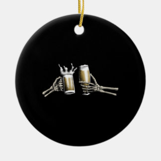 Skeleton Hands jubeln auf einem Keramik Ornament