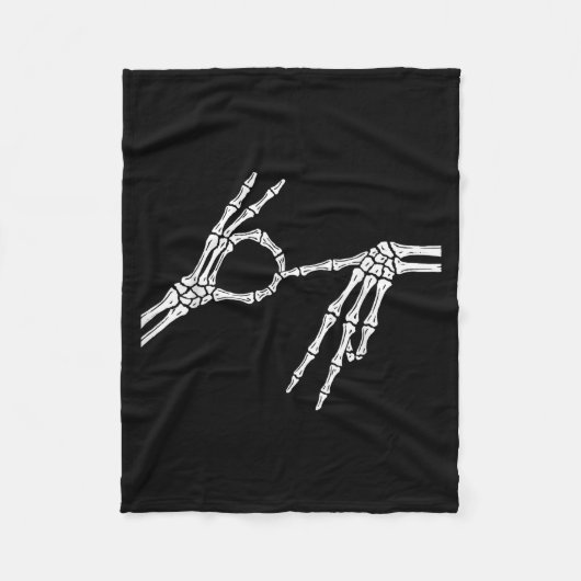 Skeleton Hands Six Seven 6 7 Halloween Costume Men Fleecedecke (Vorderseite)