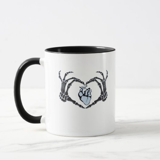 Skeleton Heart Hands Klassisches Design zu Hallowe Tasse (Links)