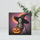Skeleton Hexe mit Pumpkin-Halloween-Party Einladung (Stehend Vorderseite)