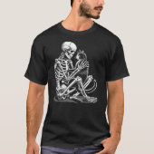 Skeleton Holding A Cat Funny Lazy Halloween Costum T-Shirt (Vorderseite)