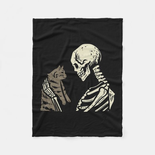 Skeleton Holding Cat Fun Halloween Schädelmännchen Fleecedecke (Vorderseite)