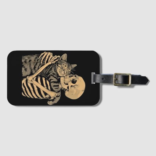 Skeleton Hugging Cat – Cute Gothic Cat Lover Gift Gepäckanhänger (Vorderseite (Horizontal))