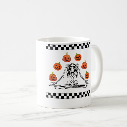 Skeleton Juggling Pumpkin Head Funny Skeleton Hall Kaffeetasse (VorderseiteRechts)