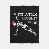 Skeleton Lates Makes My Bones Feel Good Meditation Fleecedecke (Vorderseite)