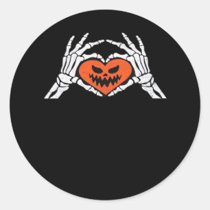 Skeleton macht ein unheimliches Halloween-Herz-Kla Runder Aufkleber