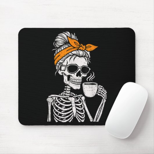 Skeleton Messy Bun Drinking Coffee Halloween Costu Mousepad (Mit Mouse)