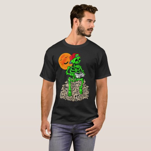 Skeleton Playing Games On Bones Gameboy Skull Pump T-Shirt (Vorne ganz)