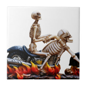 Skeleton Rider Fliese