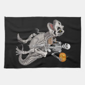 Skeleton Riding Mummy Dinosaur T rex Halloween Geschirrtuch (Horizontal)