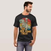 Skeleton Riding Mummy Dinosaur T Rex T-Shirt (Vorne ganz)