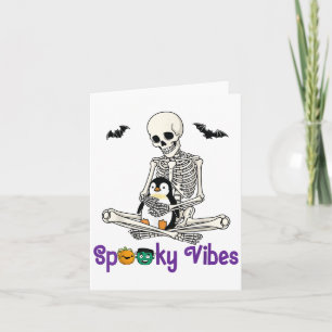 Skeleton umarmt Pinguin Niedlich Spooky Vibes Hall Karte