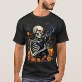 Skeleton umarmt schwarzes Katzen Halloween T-Shirt (Vorderseite)