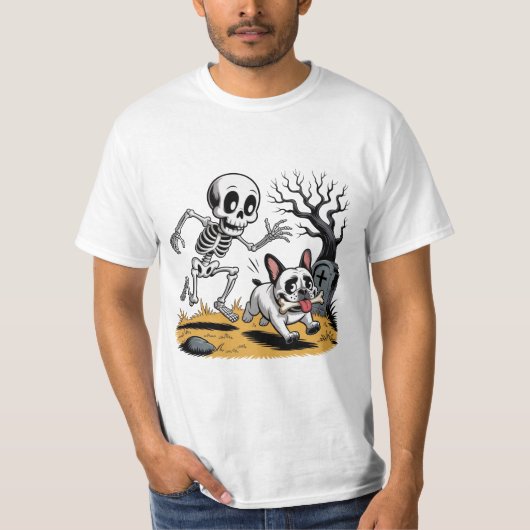 Skeleton vs French Bulldog – Funny Halloween Chase T-Shirt (Vorderseite)