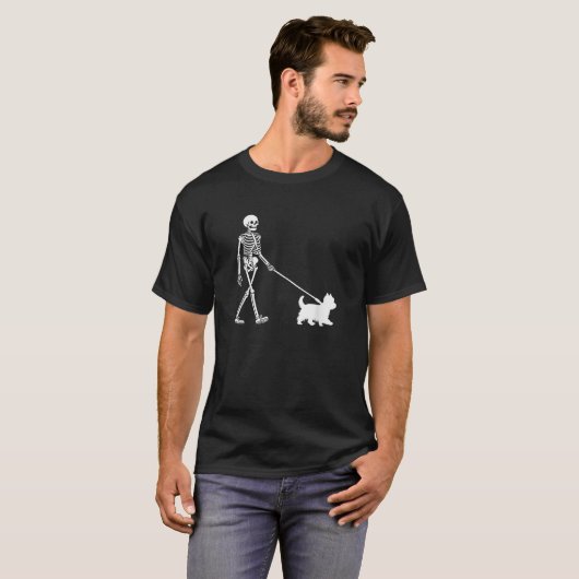 Skeleton Walking a Dog Westie Halloween Outfit fo T-Shirt (Vorne ganz)