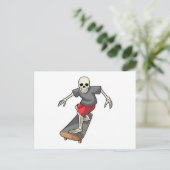 Skelett als Skater mit Skateboard Postkarte (Stehend Vorderseite)