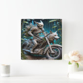 Skelett auf einem Chopper mit Wolfskopf Quadratische Wanduhr (Zuhause)