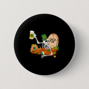 Skelett beim Biertrinken St. Patricks Day Leprecha Button