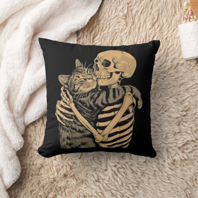 Skelett, das eine Katze umarmt – Süßes Geschenk fü Kissen (Decke)