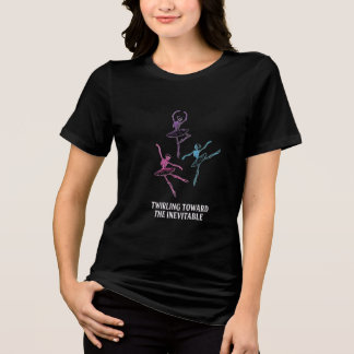Skelett, das sich auf den unvermeidlichen Geburtst Tri-Blend Shirt