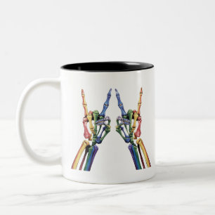 Skelett-Felsen-Hand LGBTQ Coole Regenbogenflagge S Zweifarbige Tasse