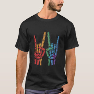Skelett-Felsen-Hand LGBTQ-Regenbogenflagge Gay Pri T-Shirt
