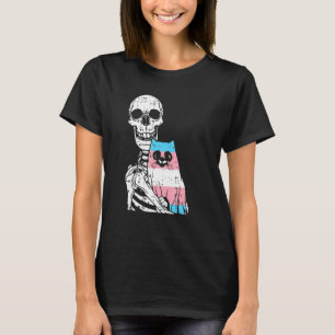 Skelett hält eine Katze Transgender LGBT Q Gay Pri T-Shirt